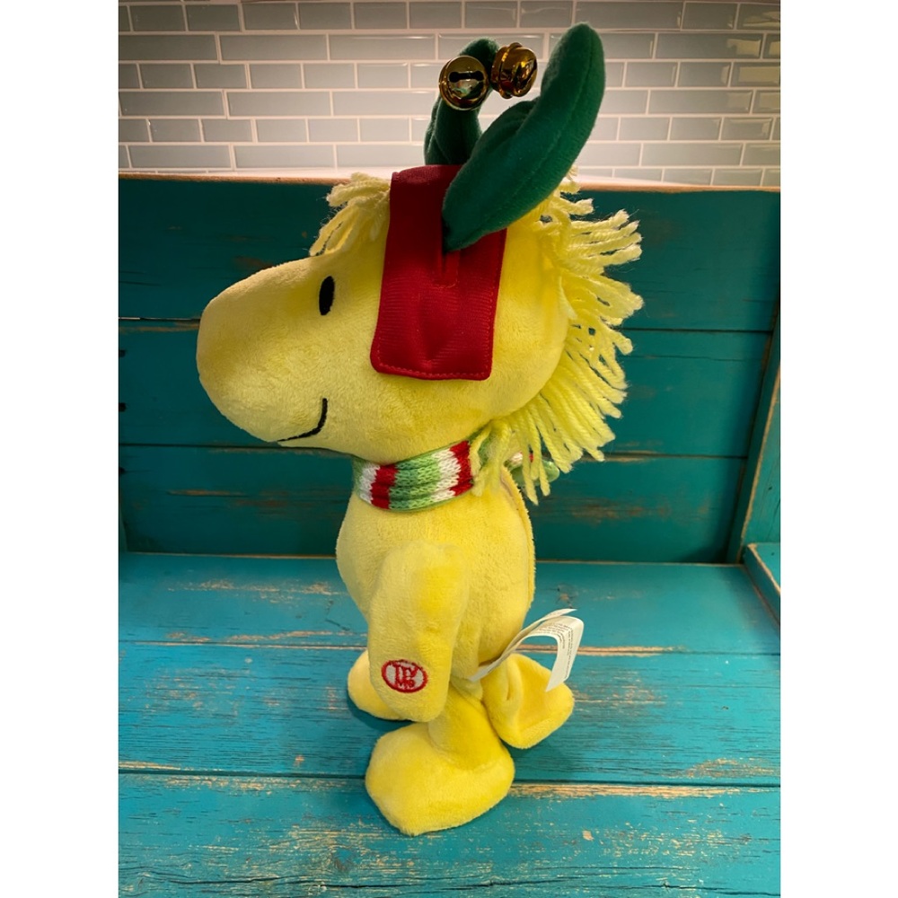 Peanuts-Woodstock Motion Christmas character